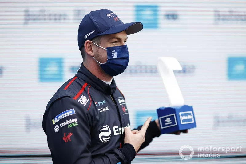Pole man Nick Cassidy, Envision Virgin Racing, with his trophy