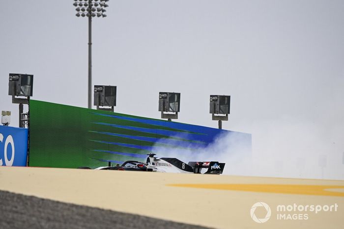 Romain Grosjean, Haas VF-20 se va a la grava