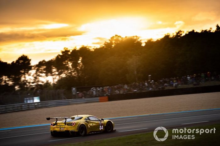 #84 JMW Motorsport, Ferrari 488 GTE: Jonathan Cocker, Jeff Segal, Wei Lu 