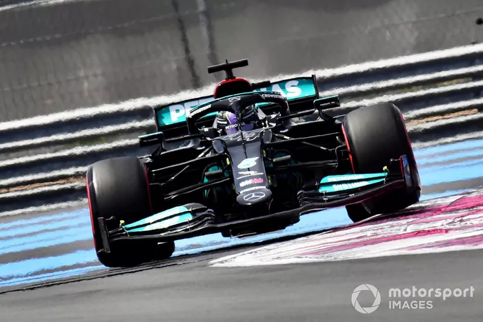2021: Mercedes W12