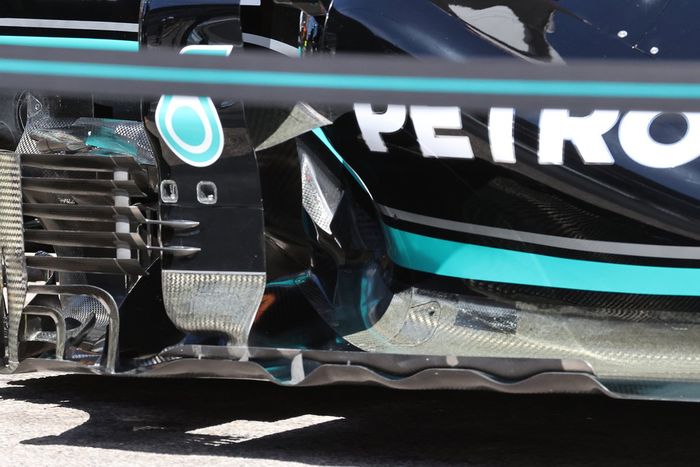 Detalle del suelo del Mercedes W12