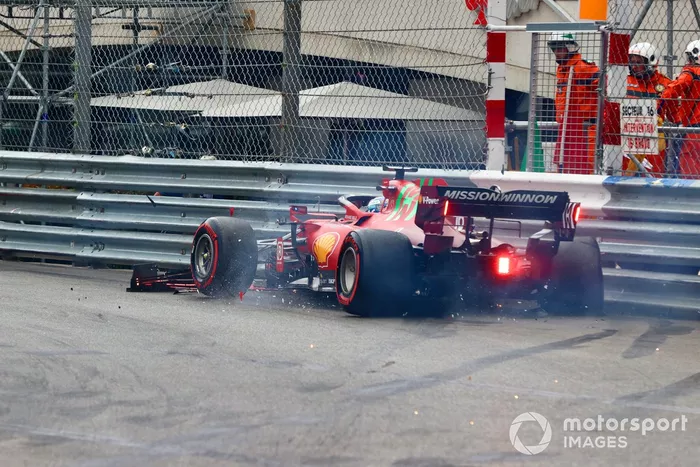 El accidente de Charles Leclerc, Ferrari SF21, al final de la clasificación