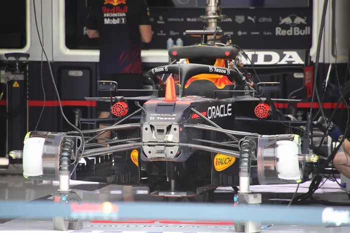 Detalle delantero del Red Bull RB16B