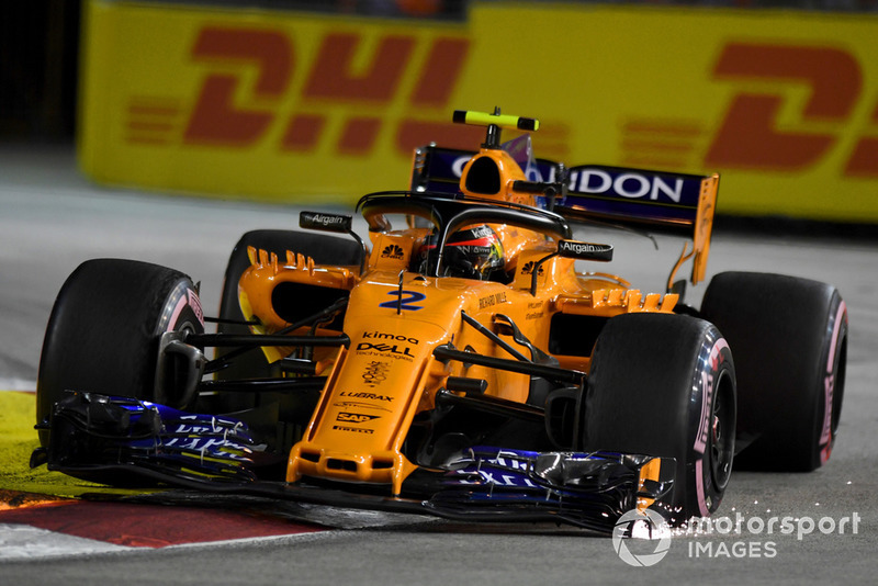 Stoffel Vandoorne, McLaren MCL33 sparks