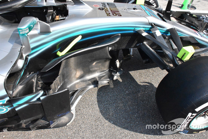 Mercedes AMG F1 W09 bargeboard detail