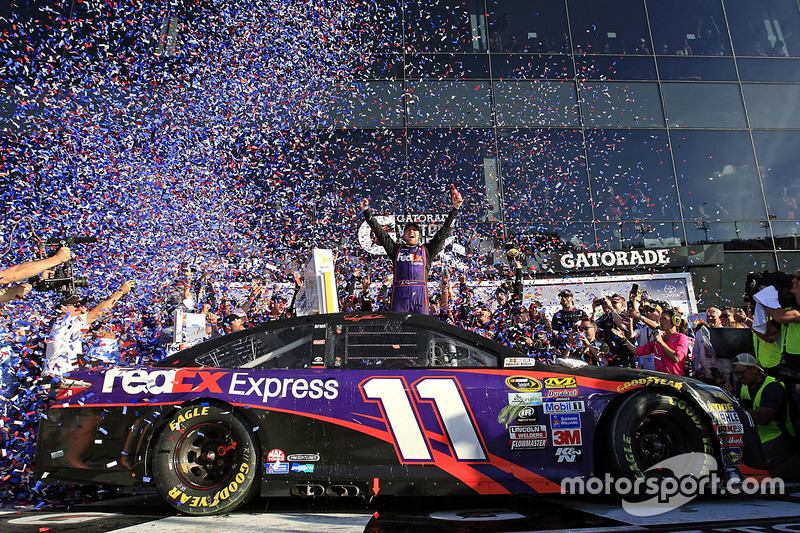 Sieger Denny Hamlin, Joe Gibbs Racing, Toyota