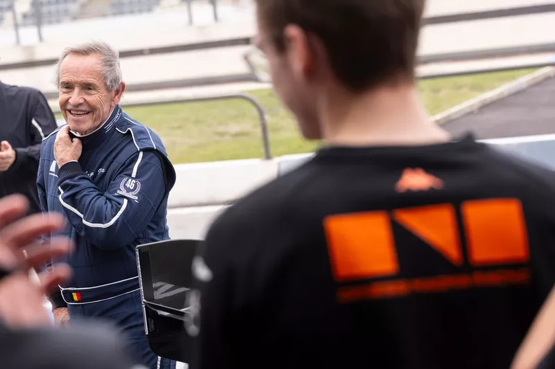 Jacky Ickx, Genesis Magma Racing Genesis