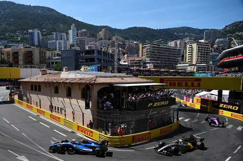 Nico Hulkenberg, Audi F1 Team, Carlos Sainz, Williams