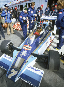 James Hunt, McLaren M26-Ford