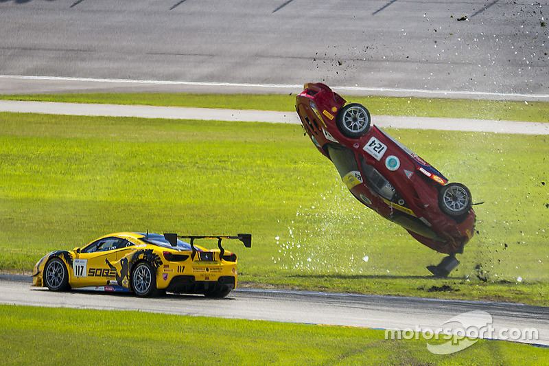 Unfall: #124 Ferrari of Long Island Ferrari 488 Challenge: Jerome Jacalone