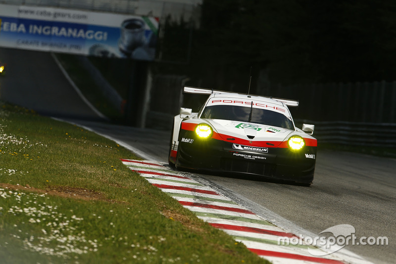 #92 Porsche Team Porsche 911 RSR: Michael Christensen, Kevin Estre