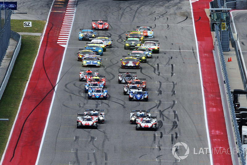 Start: #1 Porsche Team Porsche 919 Hybrid: Neel Jani, Andre Lotterer, Nick Tandy leads
