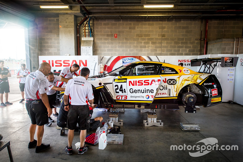 Car #24 Nissan Motorsport, Nissan GT-R Nismo GT3: Florian Strauss, Todd Kelly, Jann Mardenborough getting repared