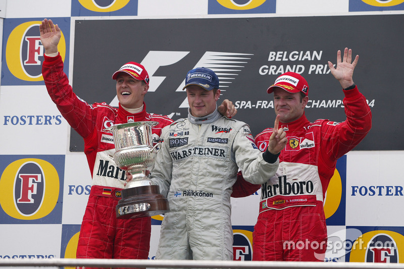 Podium : le vainqueur Kimi Raikkonen, McLaren; le second Michael Schumacher, Ferrari; le troisième Rubens Barrichello