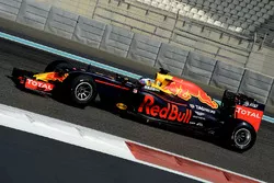 Daniel Ricciardo, Red Bull Racing con las nuevas Pirelli 2017