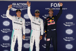Clasificación top tres en parc ferme (de izquierda a derecha): Nico Rosberg, de Mercedes AMG F1, seg