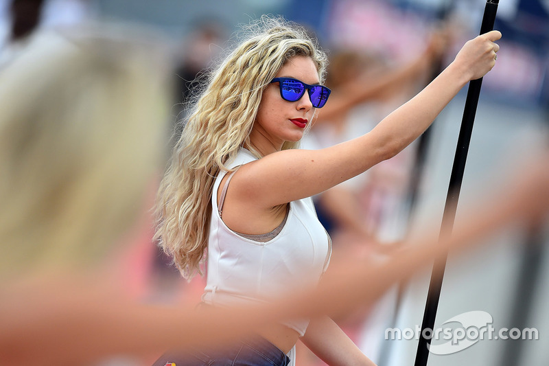 Lovely grid girl