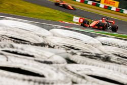 Fernando Alonso, McLaren MCL32, Stoffel Vandoorne, McLaren MCL32