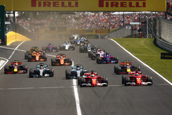 Sebastian Vettel, Ferrari SF70H, Kimi Raikkonen, Ferrari SF70H, Valtteri Bottas, Mercedes AMG F1 W08