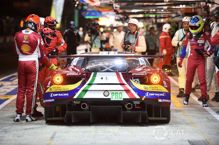 #71 AF Corse Ferrari 488 GTE: Davide Rigon, Sam Bird, Miguel Molina