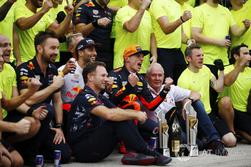 Max Verstappen, Red Bull Racing, celebrates victory, Daniel Ricciardo, Red Bull Racing, Christian Horner, Team Principal, Red Bull Racing, Helmut Markko, Consultant, Red Bull Racing and other colleagues