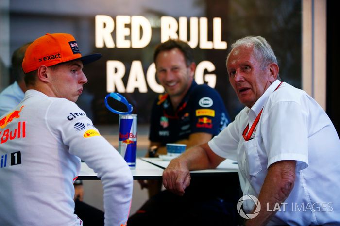 Max Verstappen, Christian Horner y Helmut Marko 