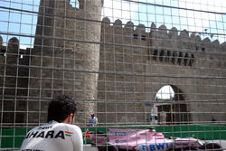 Sergio Perez, Sahara Force India volgt Esteban Ocon, Sahara Force India VJM10 na crash