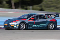 El Tesla Model S P85+ en Paul Ricard