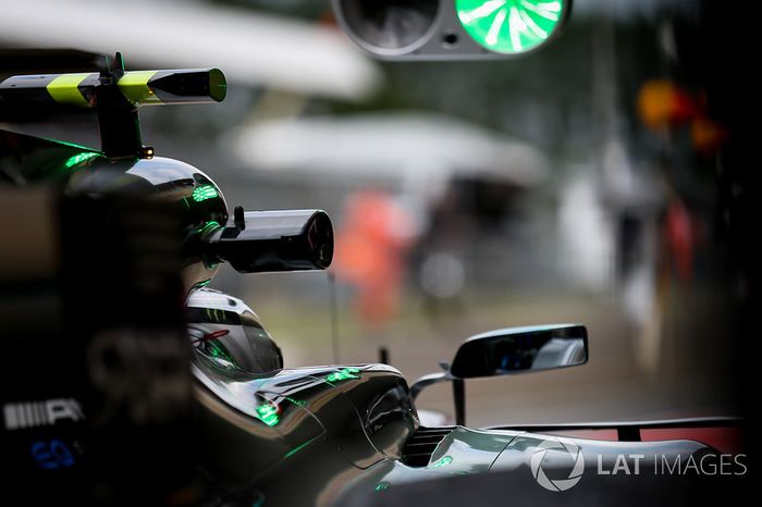 Valtteri Bottas, Mercedes-Benz F1 W08 pitstop