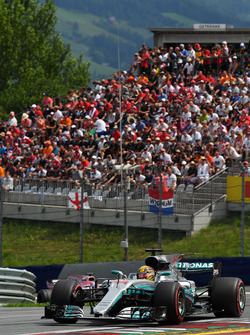 Льюис Хэмилтон, Mercedes AMG F1 W08