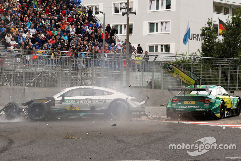 Unfall: Gary Paffett, Mercedes-AMG Team HWA, Mercedes-AMG C63 DTM, Mike Rockenfeller, Audi Sport Team Phoenix, Audi RS 5 DTM