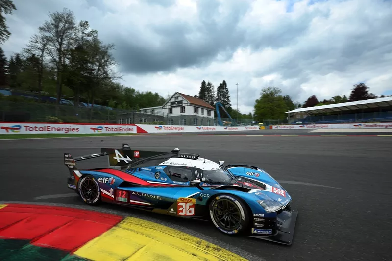 N.º 36 Alpine Endurance Team Alpine A424: Jules Gounon, Frédéric Makowiecki, Victor Martins