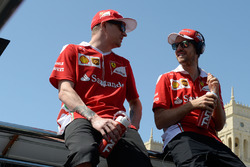Kimi Raikkonen, Scuderia Ferrari y Sebastian Vettel, Scuderia Ferrari