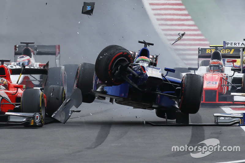 5. Sergio Canamasas, Carlin en un fuerte choque