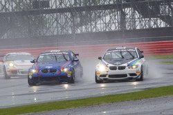 #103 Las Moras Racing Team, BMW M3 GT4: Liesette Braams, Frans Verschuur, #128 Allied Racing BMW M3