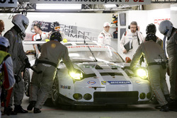 #92 Porsche Motorsport Porsche 911 RSR: Earl Bamber, Frédéric Makowiecki, Jörg Bergmeister