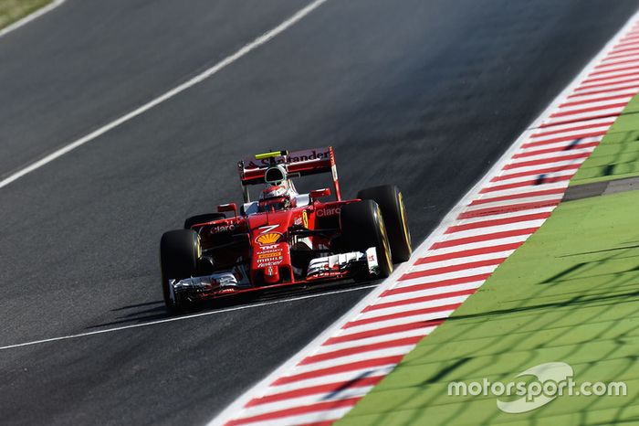 A Ferrari decepcionou: Kimi Räikkönen parte em quinto