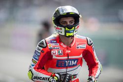 Andrea Iannone, Ducati Team après sa chute en qualifications