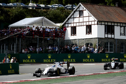 Felipe Massa, Williams FW38 Mercedes, y Sergio Pérez, Force India VJM09 Mercedes
