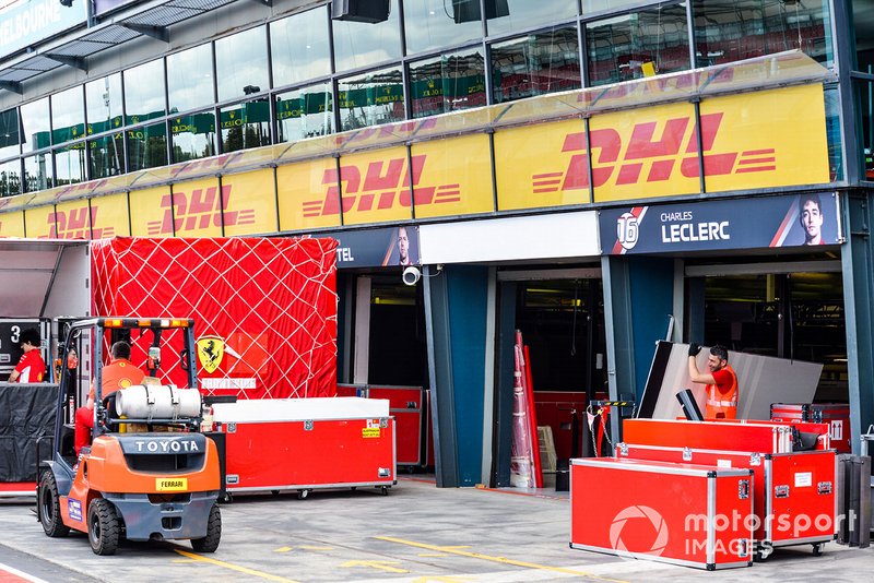 Atmosfera in pitlane