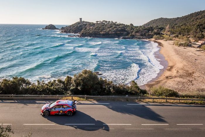 Thierry Neuville, Nicolas Gilsoul, Hyundai Motorsport Hyundai i20 Coupe WRC