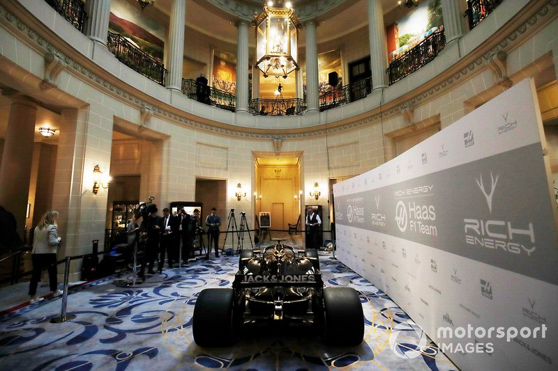 Haas F1 Team VF-18 con la nuova livrea 2019