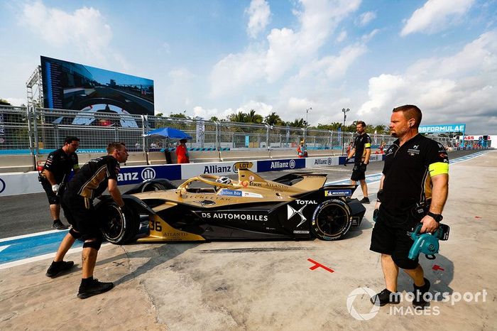 Andre Lotterer, DS TECHEETAH, DS E-Tense FE19, is pushed into the garage by mechanics