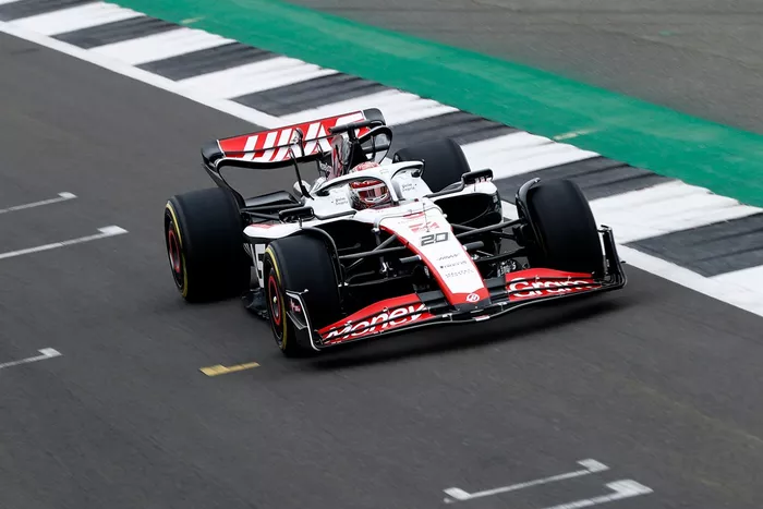 Kevin Magnussen, Haas VF-23