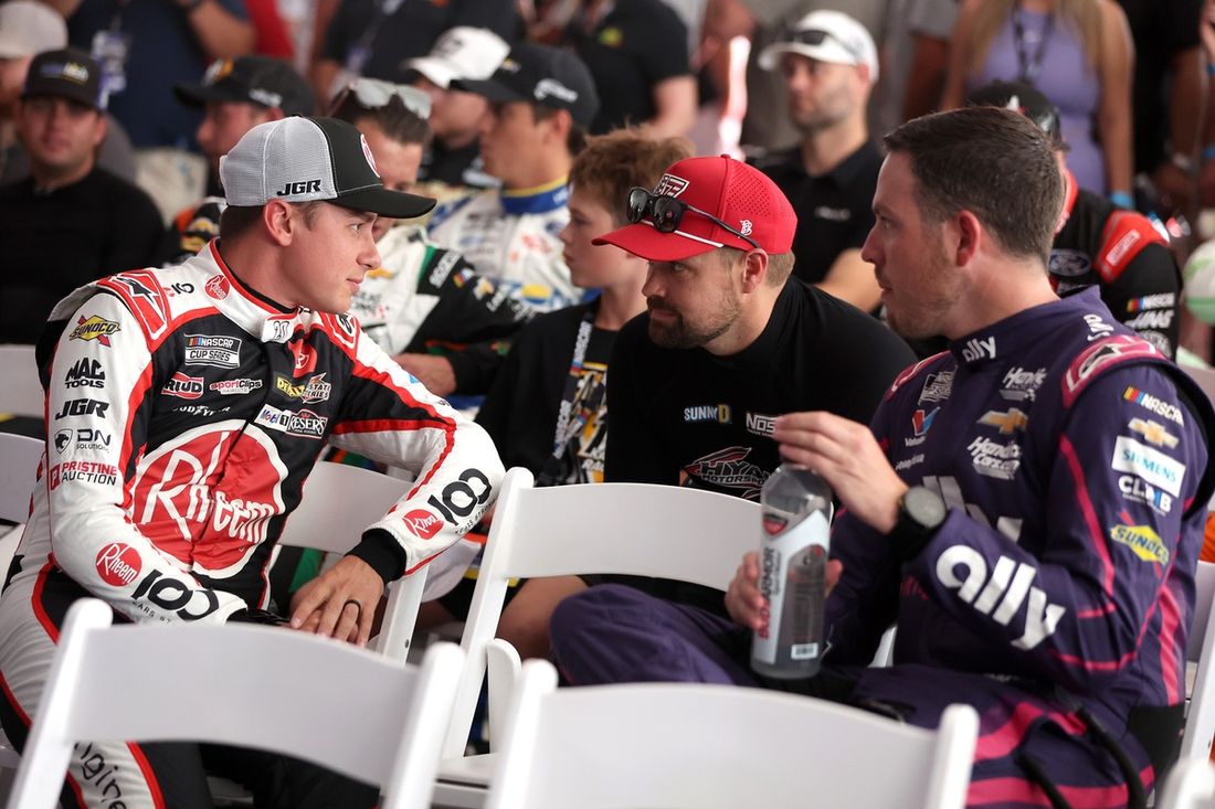 Christopher Bell, Joe Gibbs Racing Toyota, Ricky Stenhouse Jr., Hyak Motorsports Chevrolet, Alex Bowman, Hendrick Motorsports Chevrolet