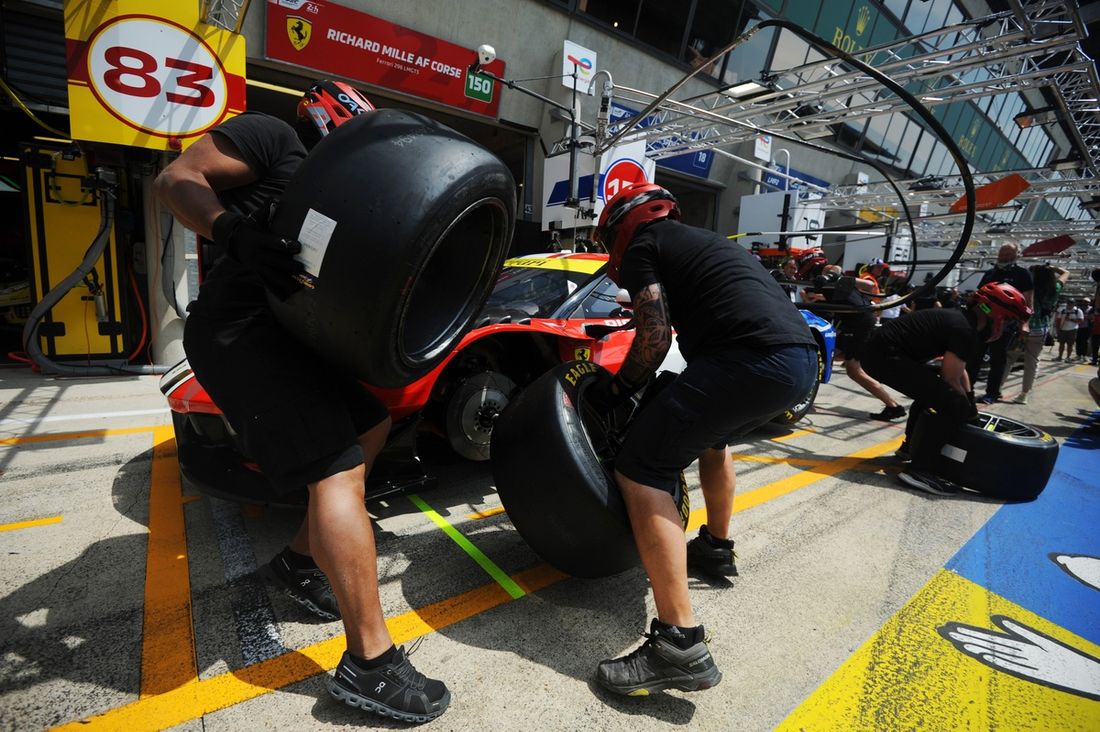 #150 Richard Mille AF Corse Ferrari 296 LMGT3: Custodio Toledo, Lilou Wadoux, Riccardo Agostini