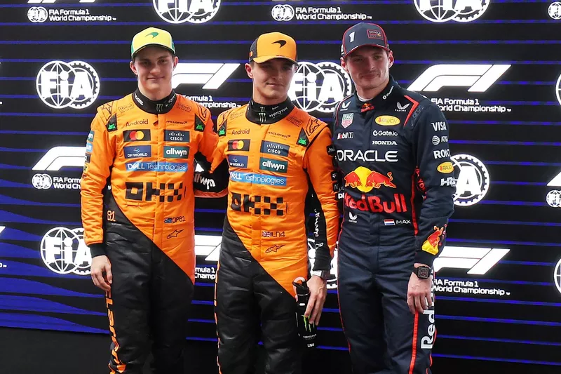 Lando Norris, McLaren, Oscar Piastri, McLaren, Max Verstappen, Red Bull Racing