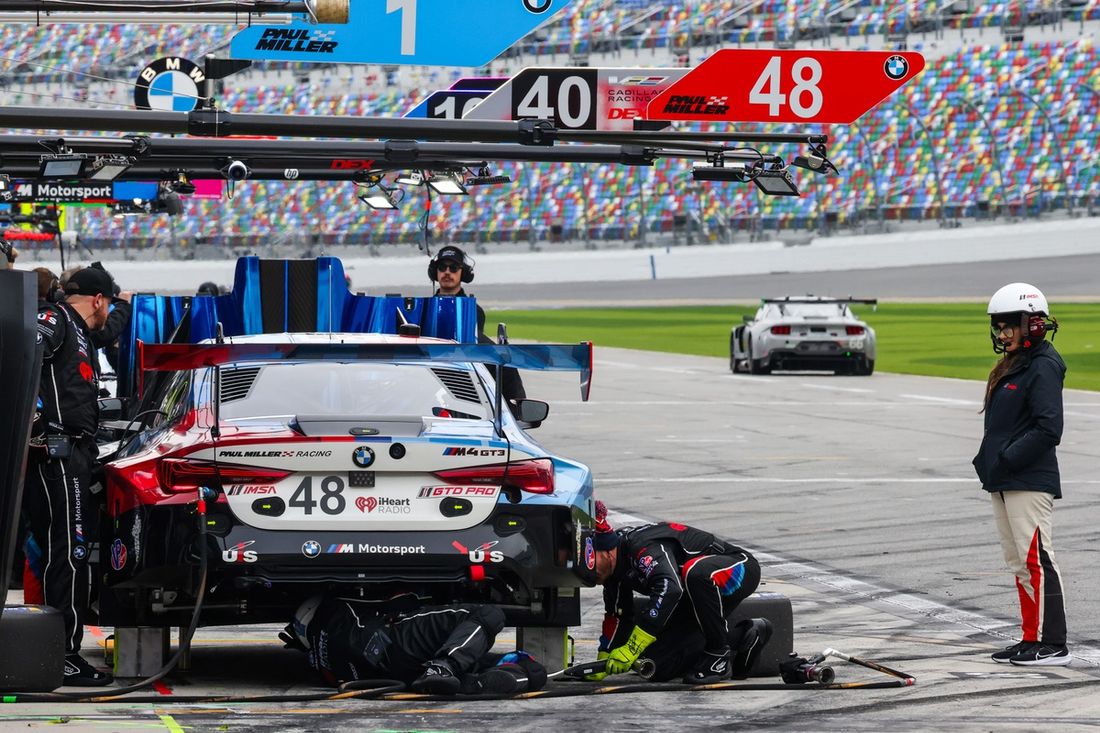 #48 Paul Miller Racing BMW M4 GT3 EVO: Dan Harper, Max Hesse, Jesse Krohn, Augusto Farfus