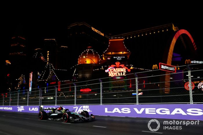 Lewis Hamilton, Mercedes F1 W15