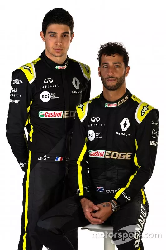 Daniel Ricciardo, Esteban Ocon, Renault F1 Team
